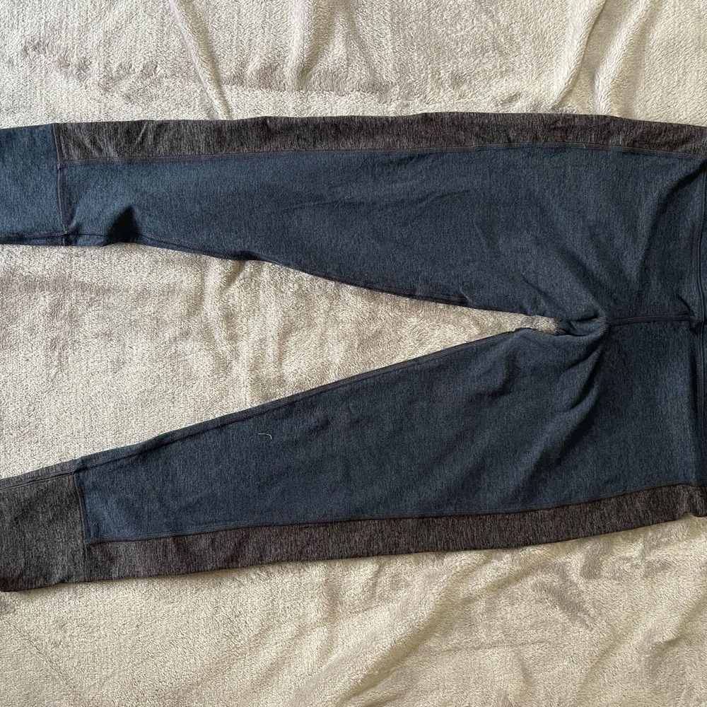 Vouri Women’s Black and Gray Leggings